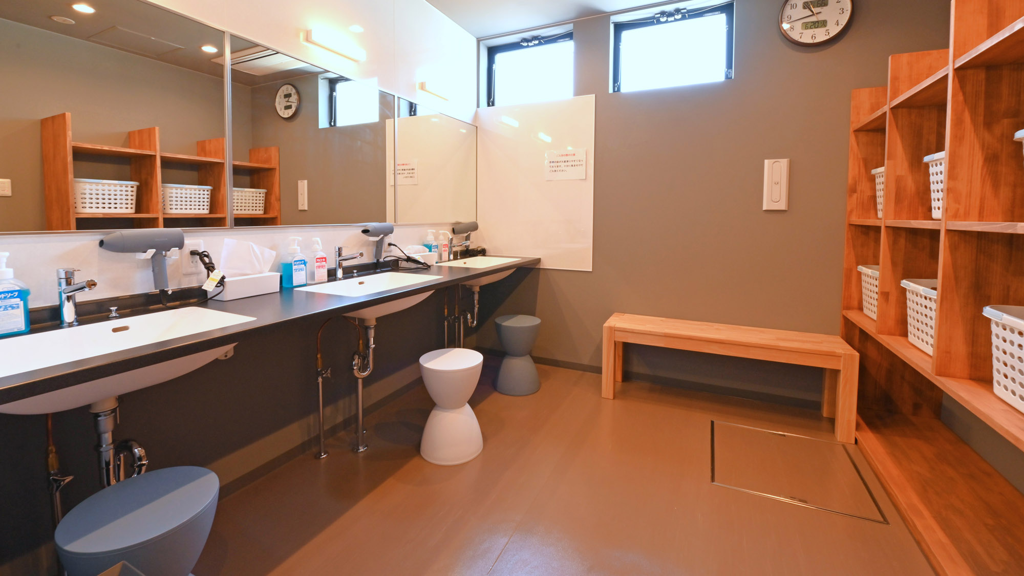 【大浴場】男湯：脱衣所