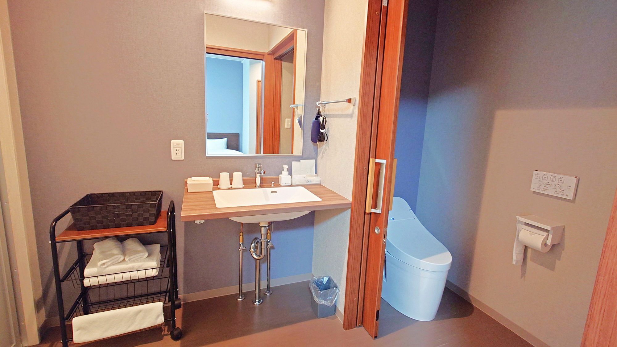 本館 アクセシブルツイン(バリアフリー対応)】