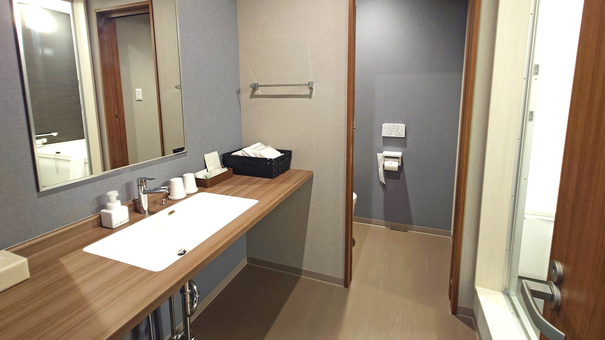 【本館ミックスツイン】洗面台・洗浄付きトイレ