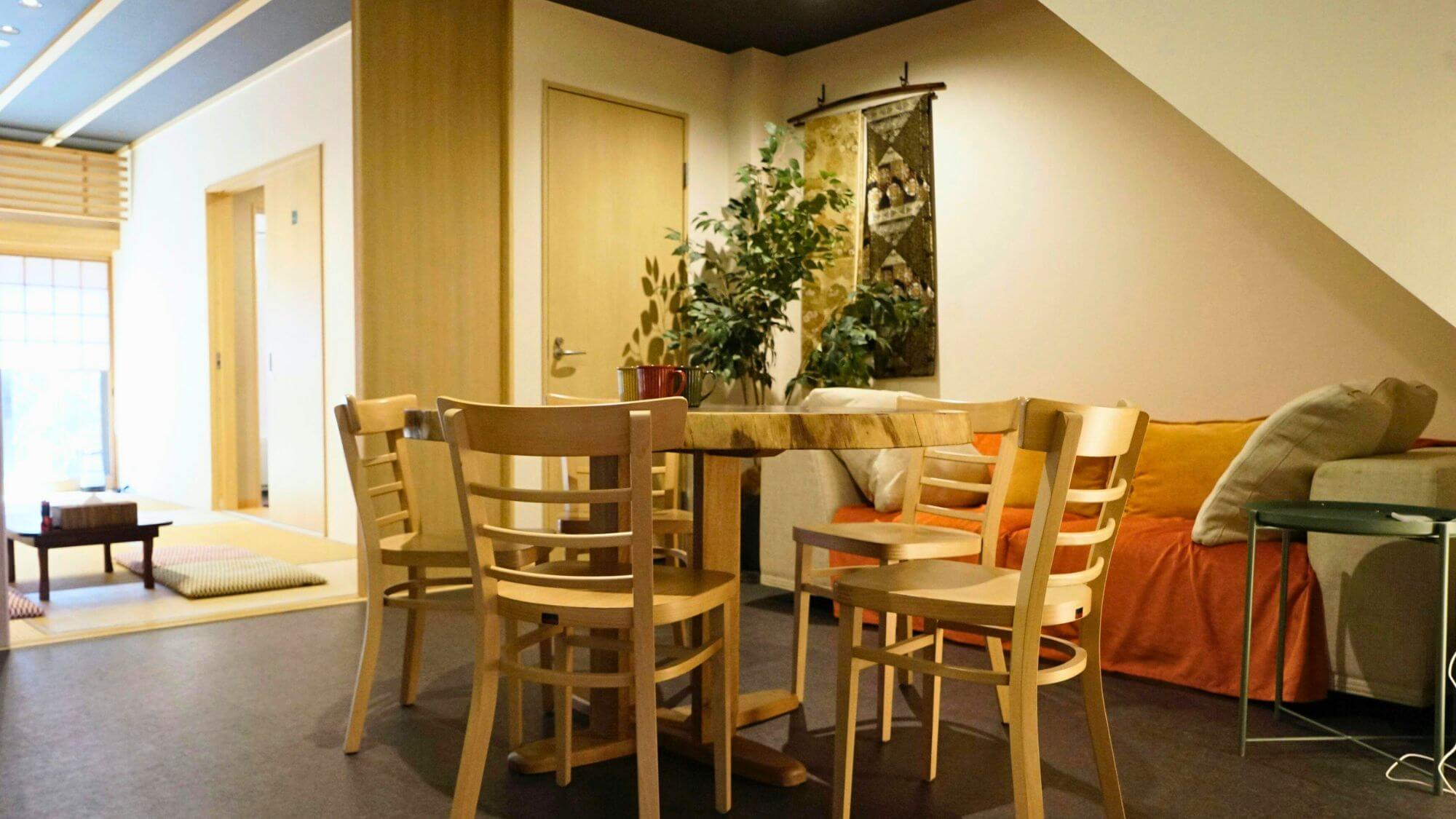 継(つなぐ)空蝉1F　リビング