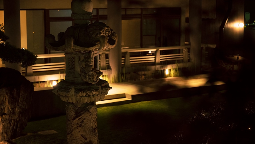 日本庭園（夜）