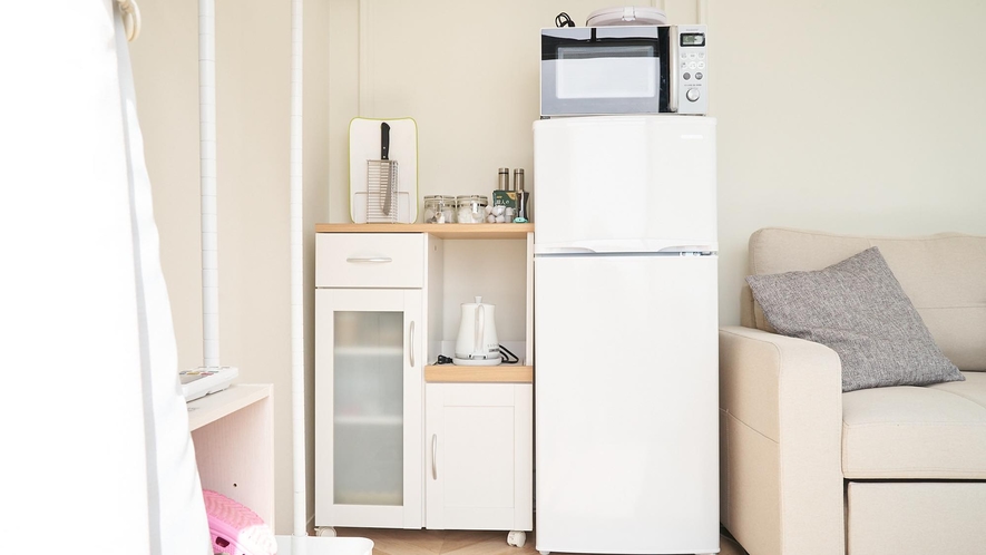 客室備品：冷凍冷蔵庫、電子レンジ完備　お好みの食材、ドリンク持ち込みOK