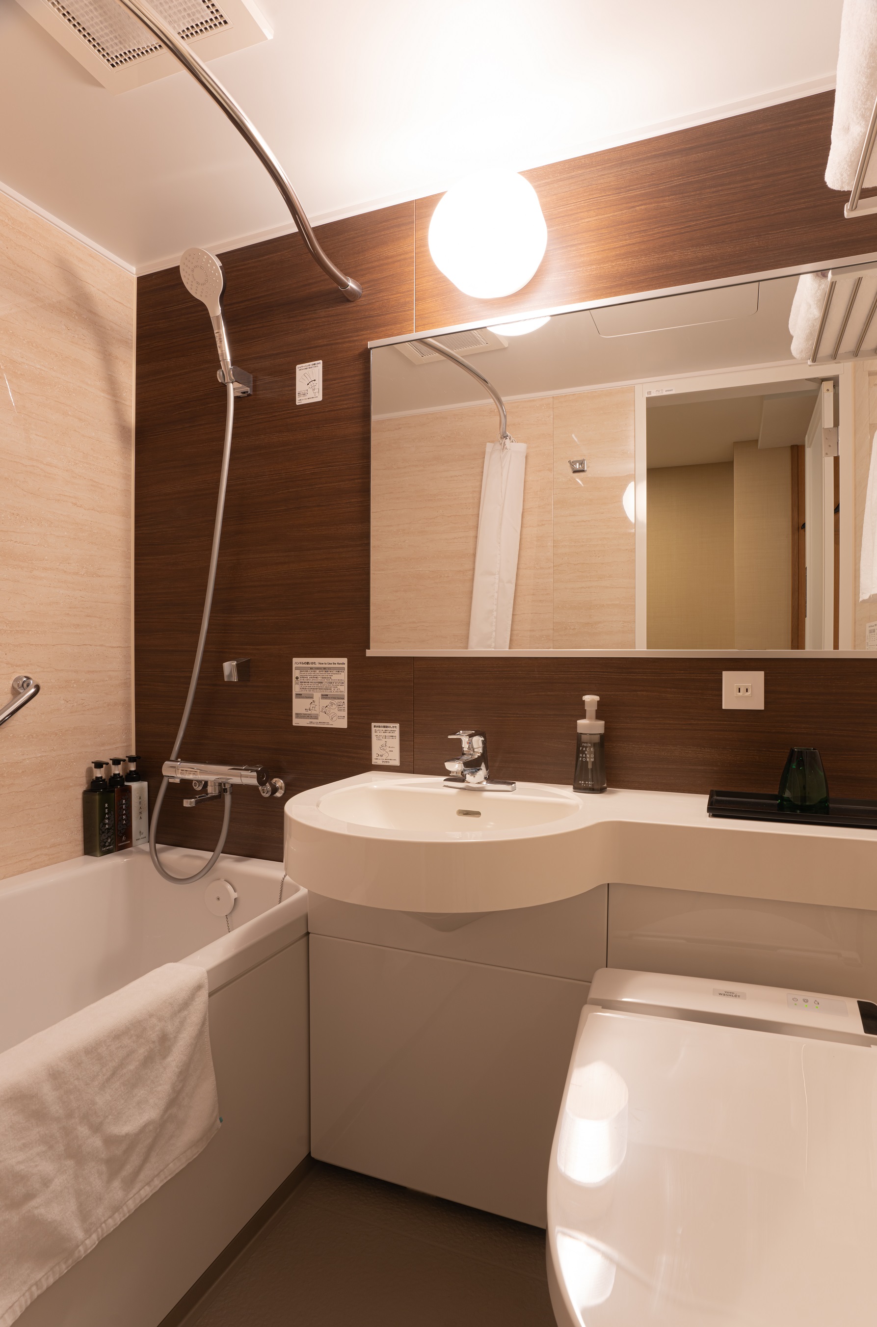 シングルのバスルーム