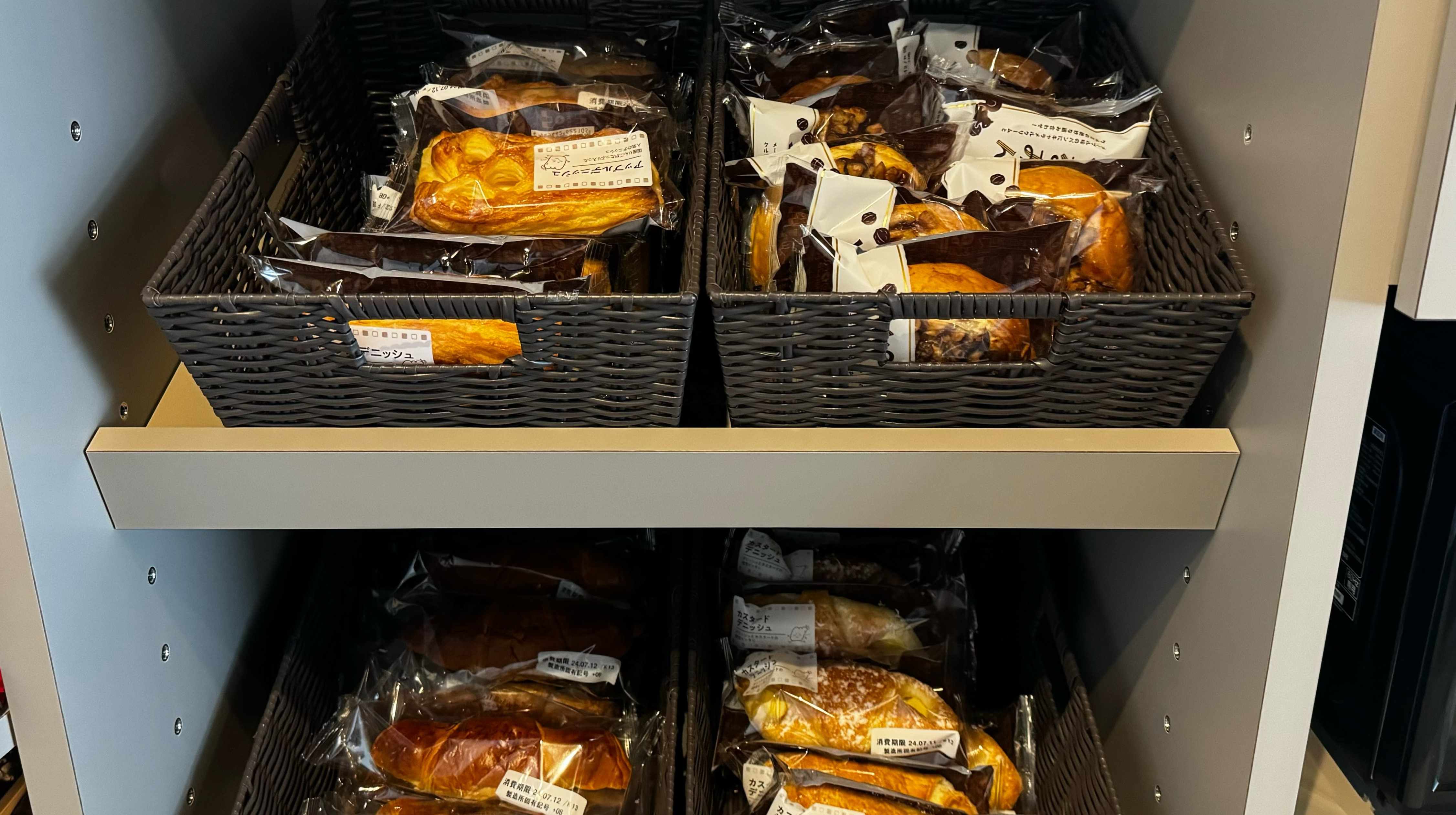 １階ロビーパン