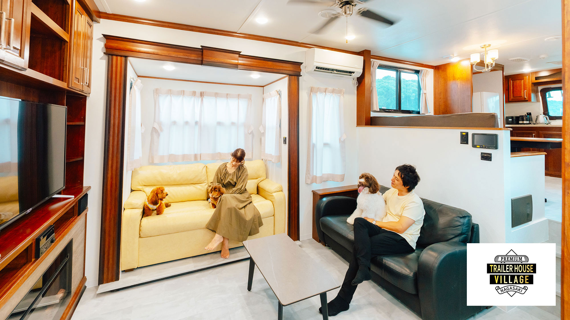 【ペット同宿トレーラー】ホテル並みの設備を揃えたトレーラーでペットと一緒にお寛ぎください。