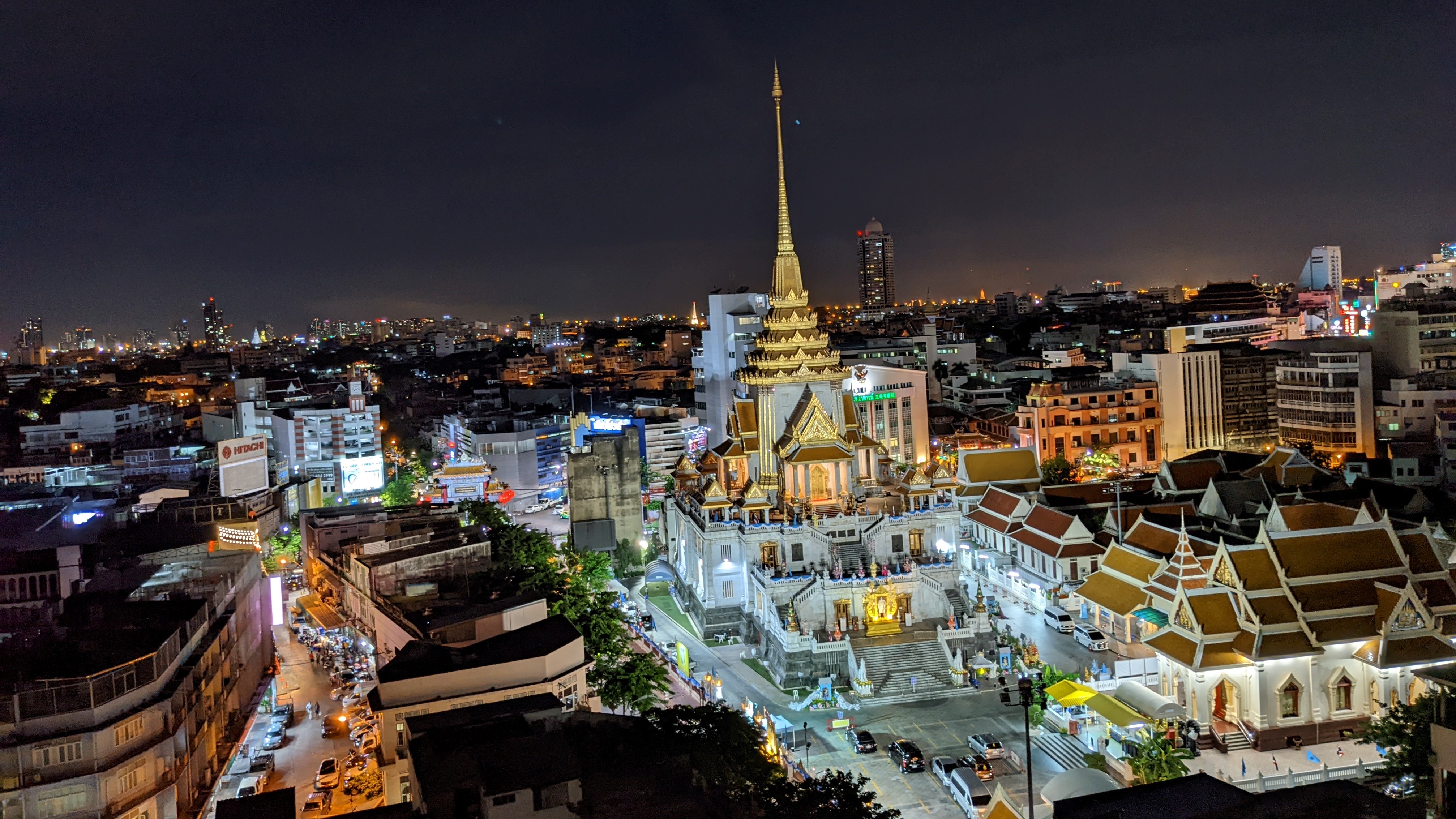 【Sightseeing】ルーフトップバーや展望台から光り輝くバンコクの夜景もお楽しみください※一例