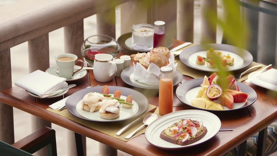 「リバーカフェ＆テラス」朝食ビュッフェーテラス席