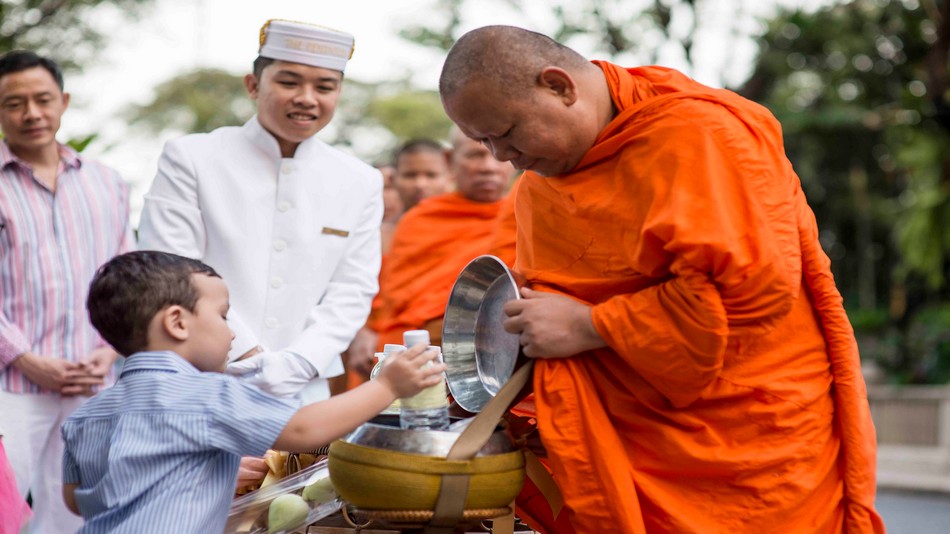 ホテルアクティビティー托鉢
