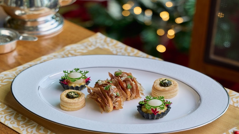 「フェスティブ アフタヌーンティー」期間限定2025年11月25日から12月30日まで