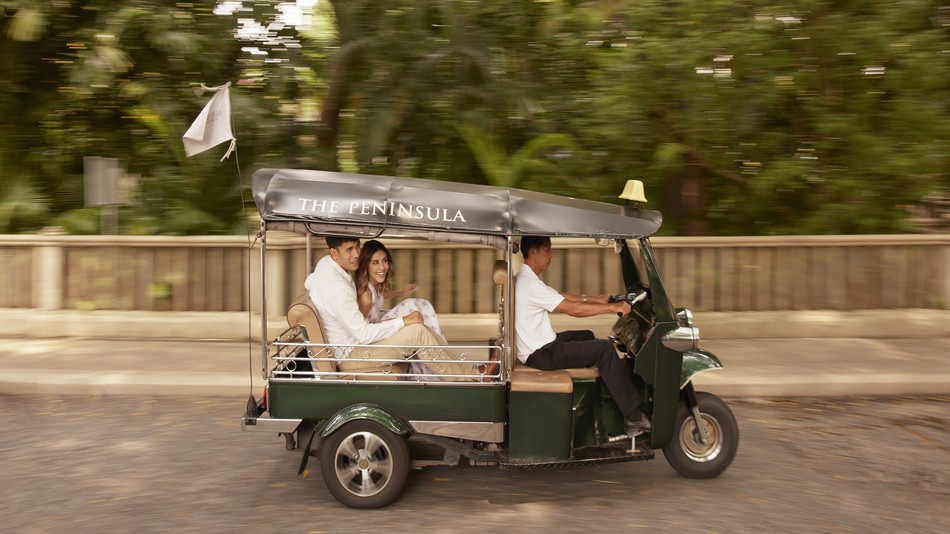 トゥクトゥク無料シャトルサービス