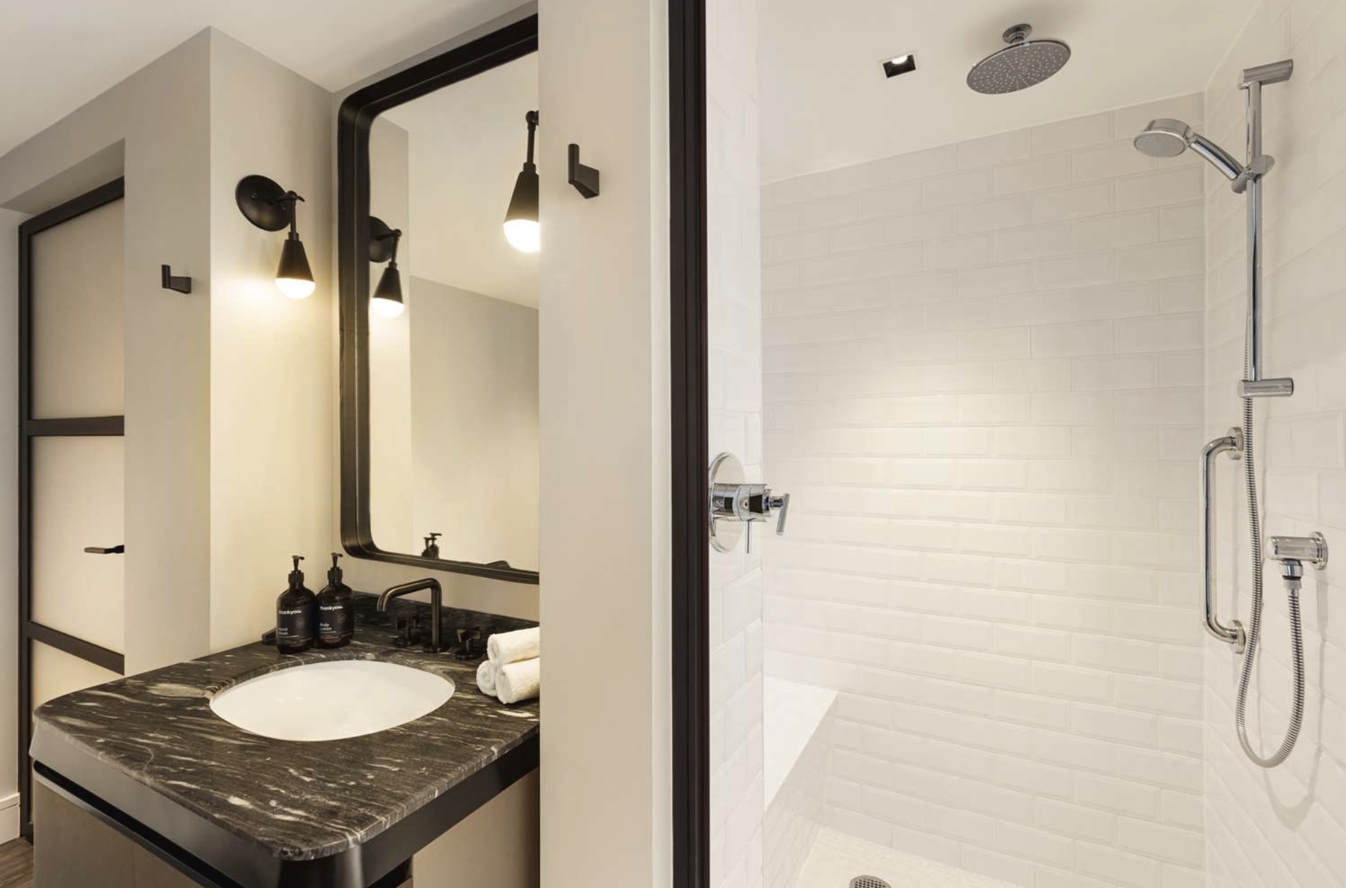 アーバンビュー　コーナールーム　キングベッド1台