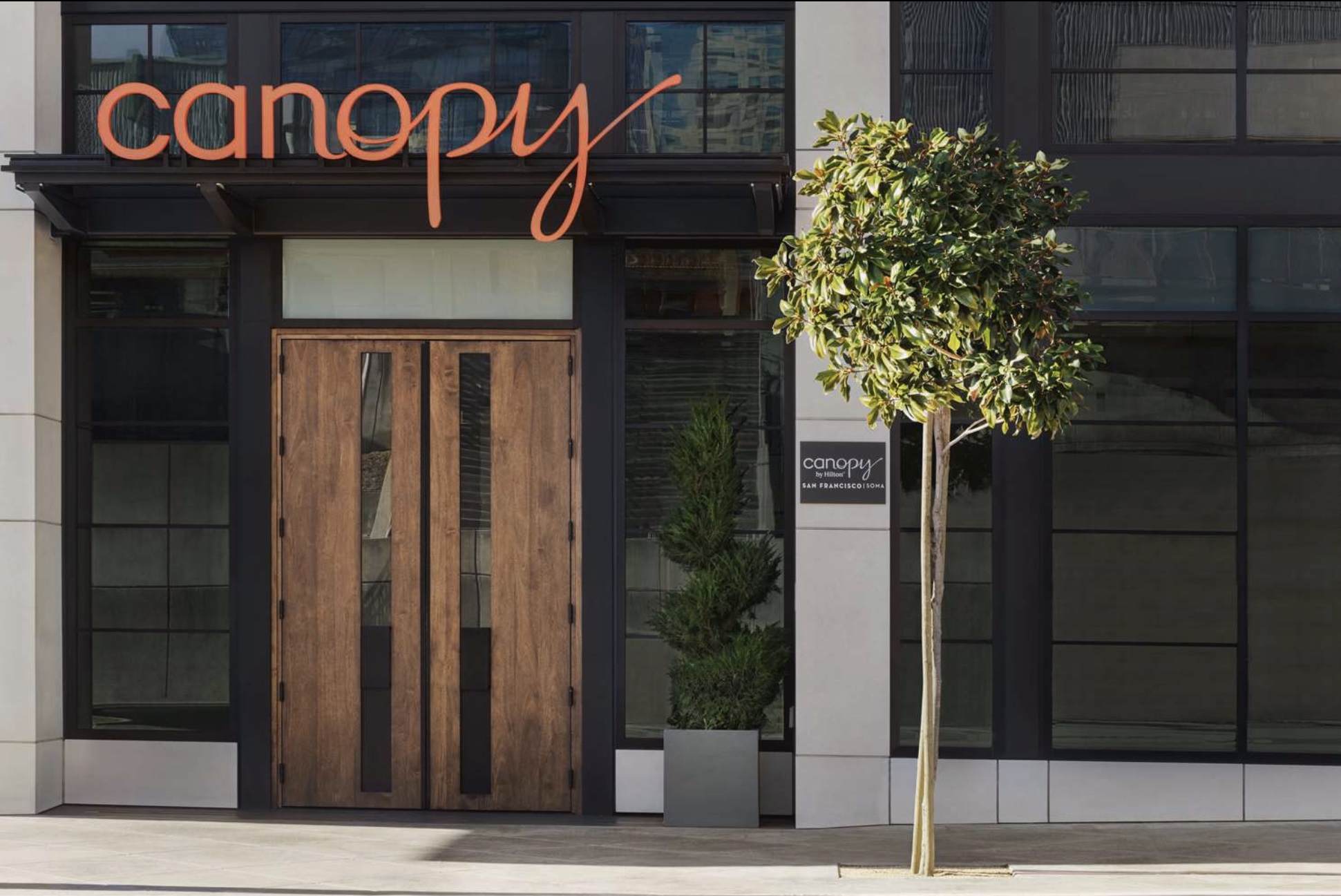 ホテルエントランス