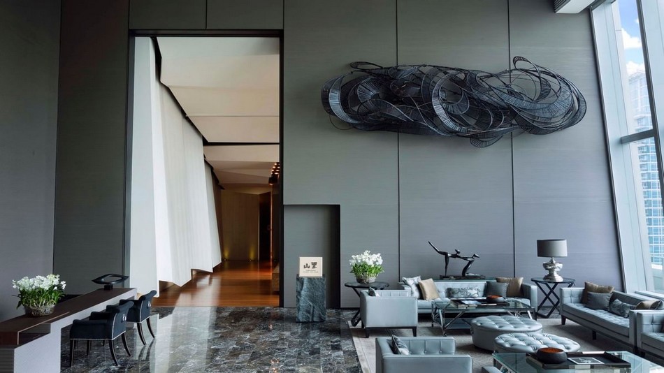 山里・エントランス