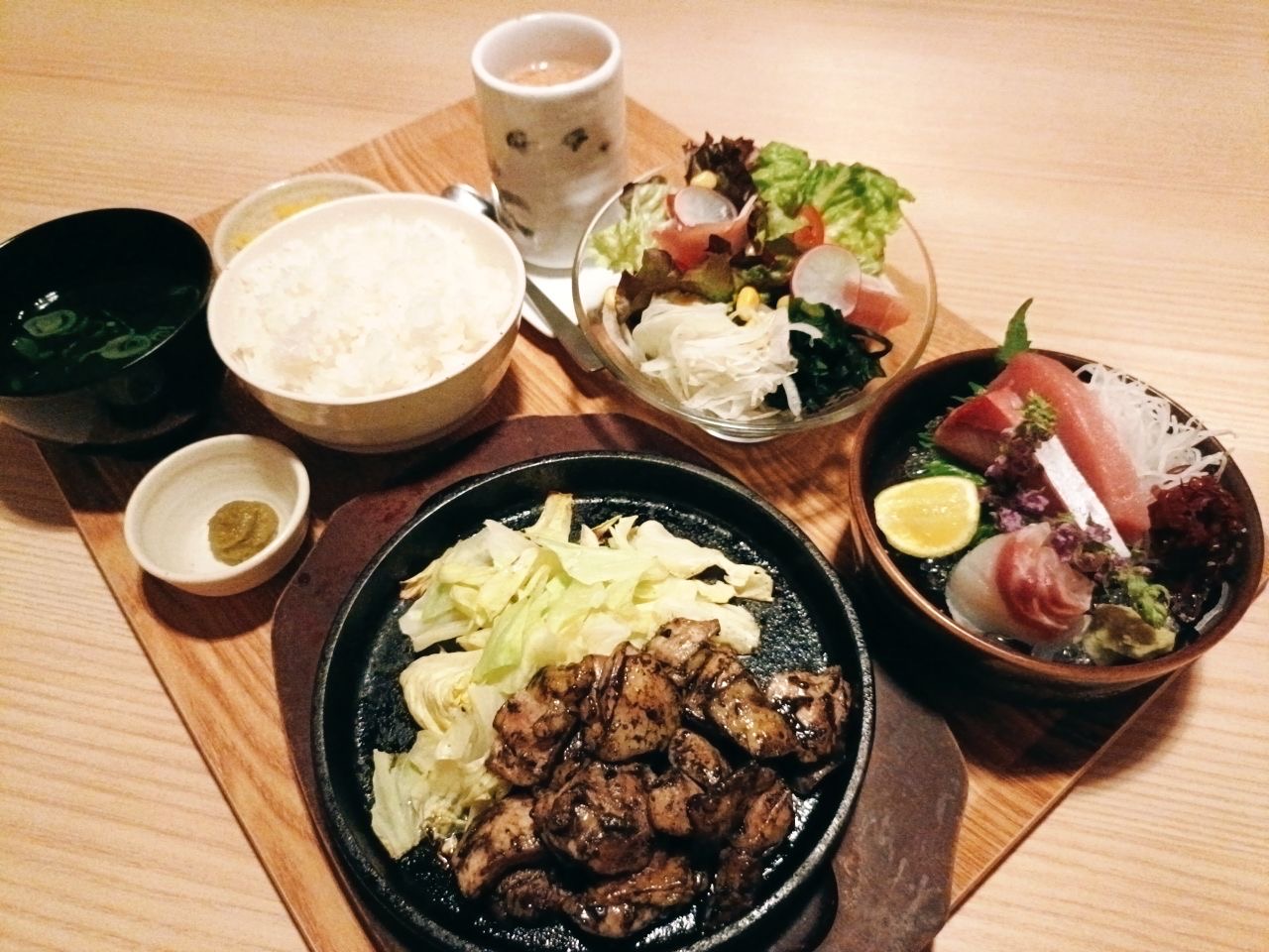 ホテル併設「海鮮ダイニング美蔵徳島空港」にて『阿波尾鶏定食付プラン』展開中♪