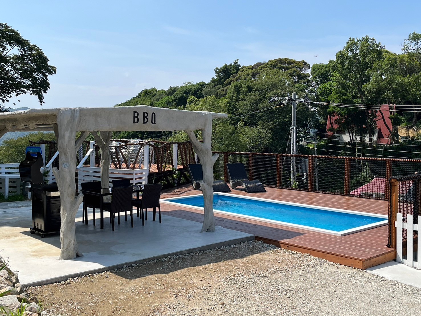 プール・BBQスペース