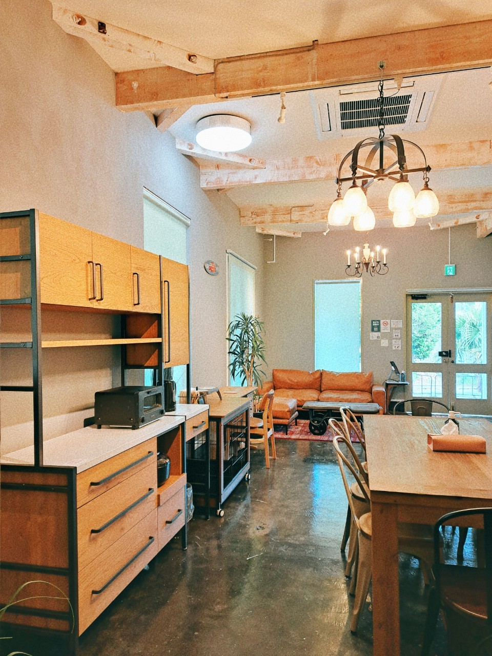 リビングダイニング