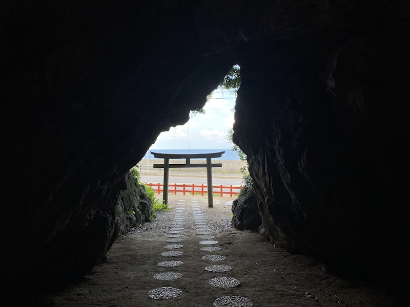 安乎岩戸信龍神社