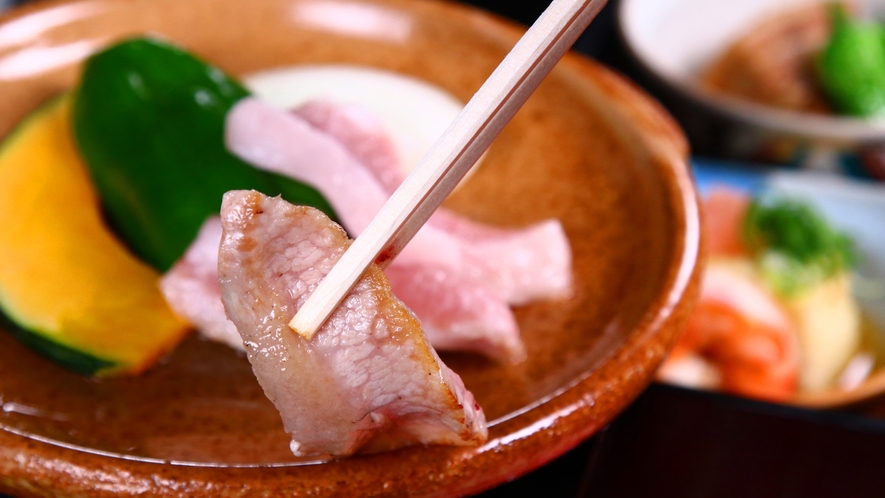 和夕食一例◆もち豚と野菜の陶板焼き