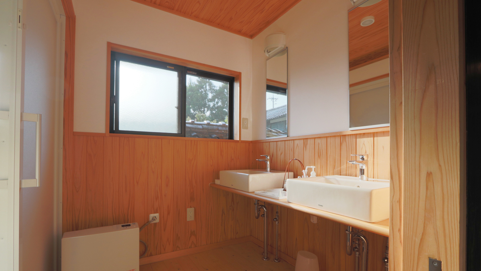 【浴室】 脱衣所