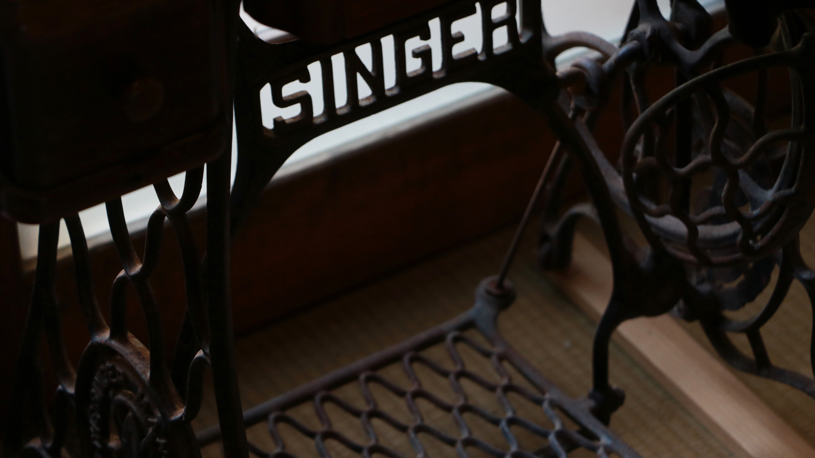 館内の足踏みミシン