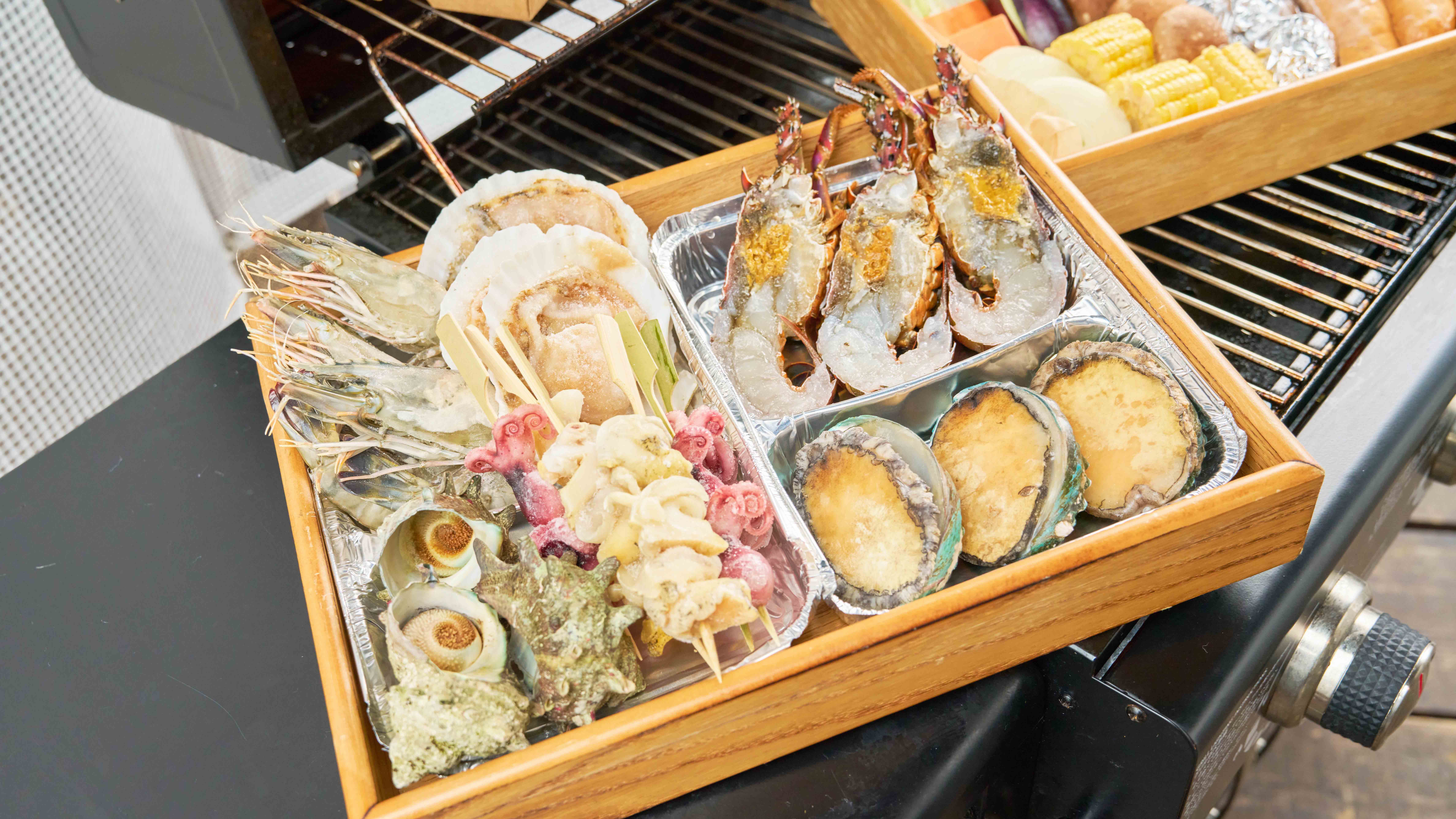・【プレミアムBBQ（一例）】盛りだくさんの海の幸をお楽しみください