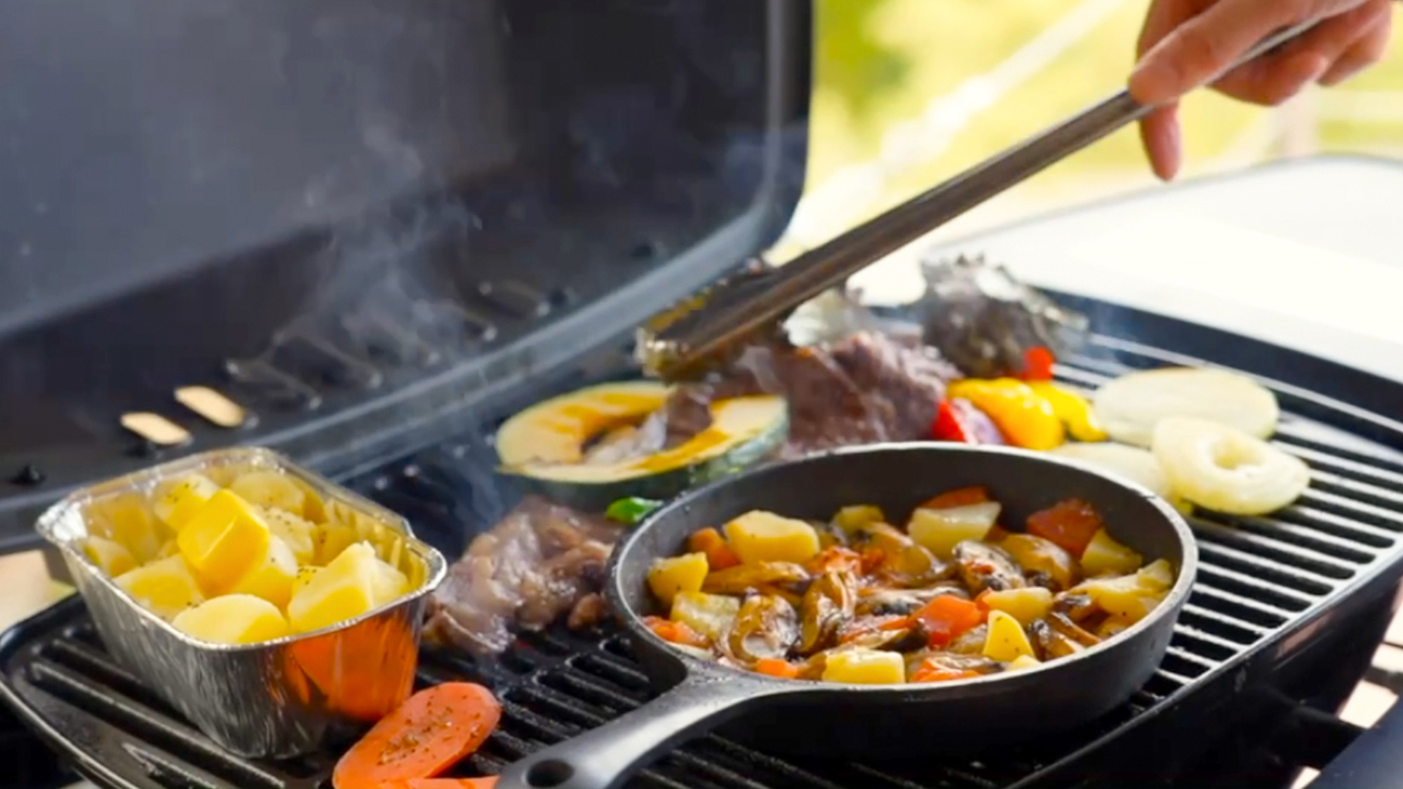 ・【BBQイメージ】プライベートデッキで海鮮やお肉、季節のお野菜に舌鼓