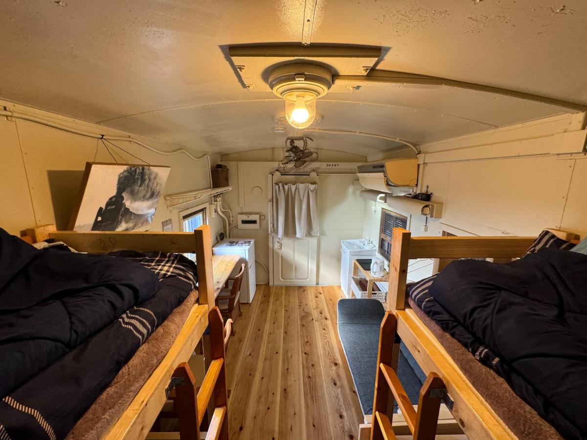 車両宿：テールランプ