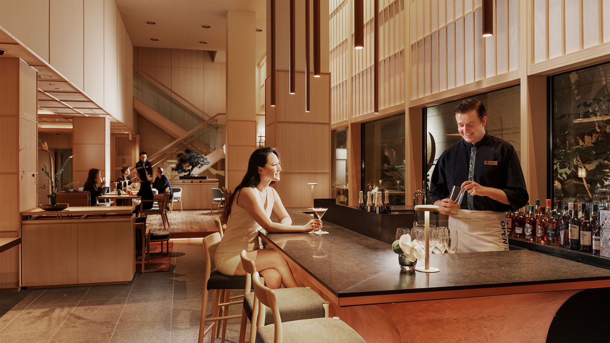 OPEN ラウンジバー