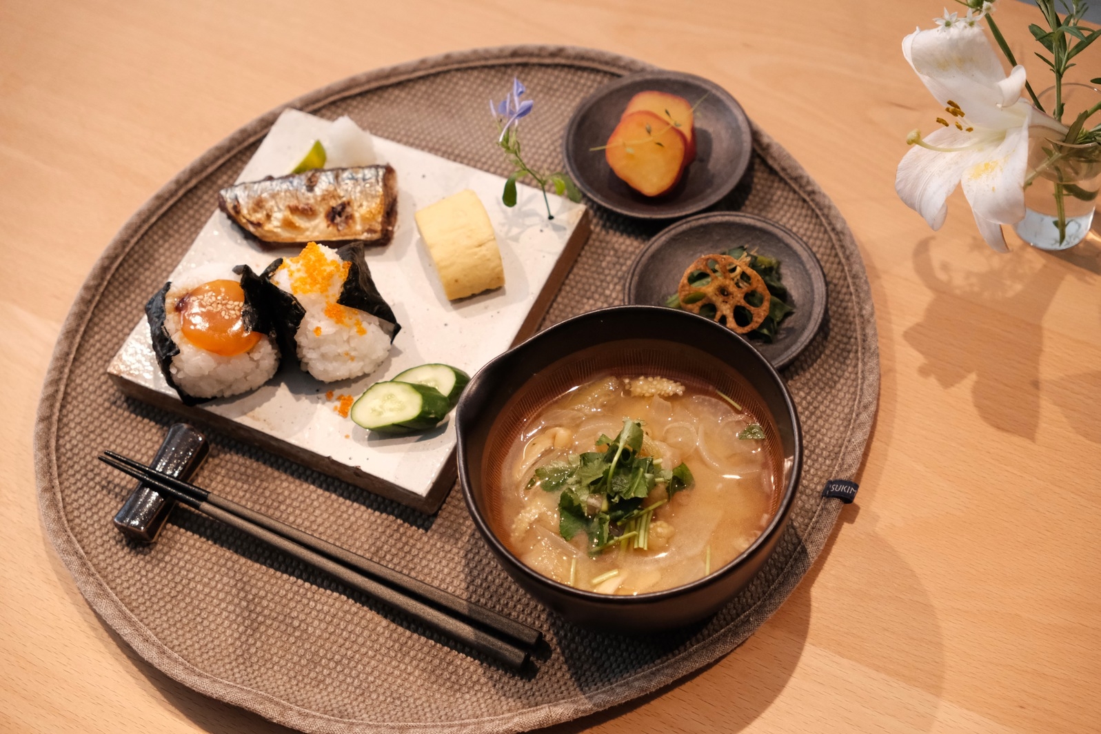 「地元の恵みを味わう、ロイの朝ごはん。」（朝食付）