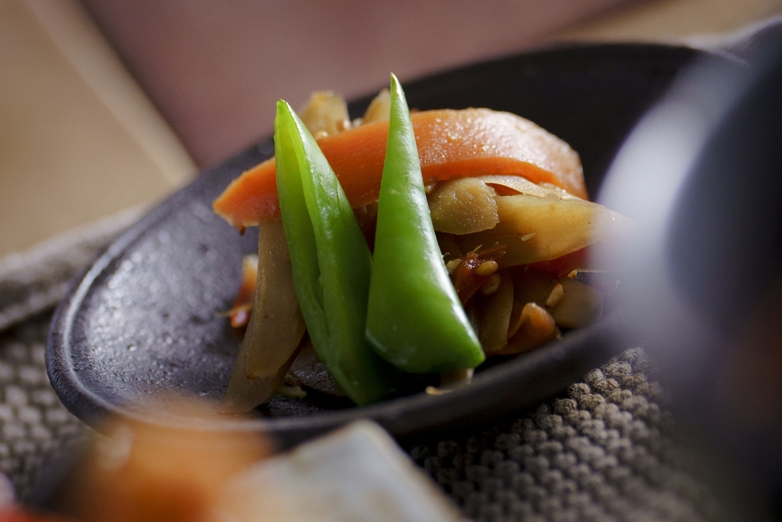 「地元の恵みを味わう、ロイの朝ごはん。」（朝食付）