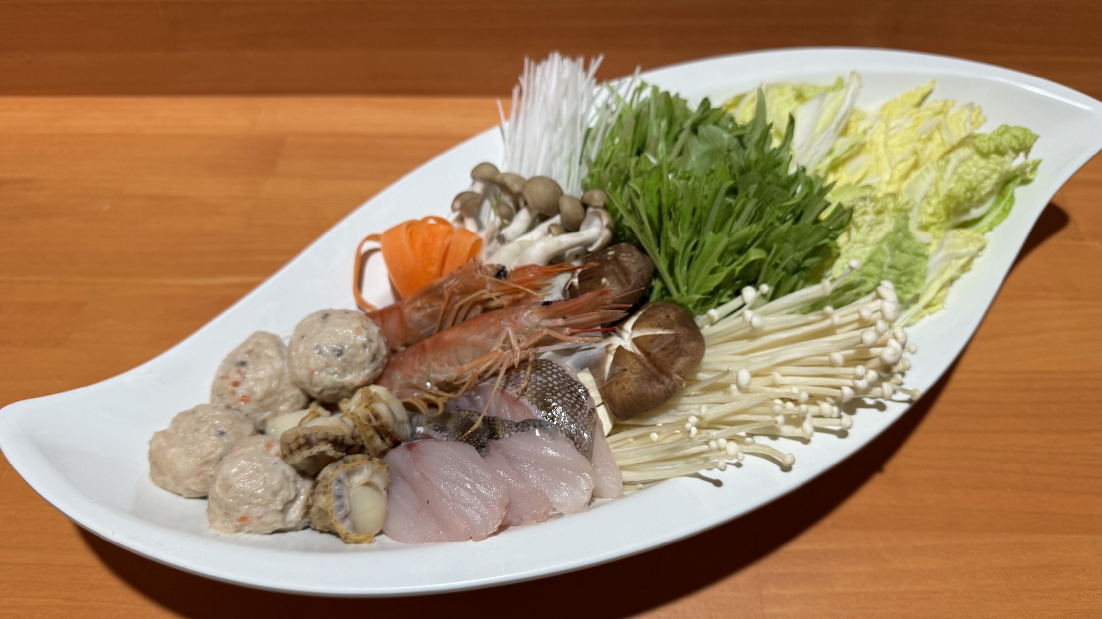 【期間限定プラン】 地元食材の海鮮寄せ鍋＋大間産のマグロを使用のネギトロ丼を堪能