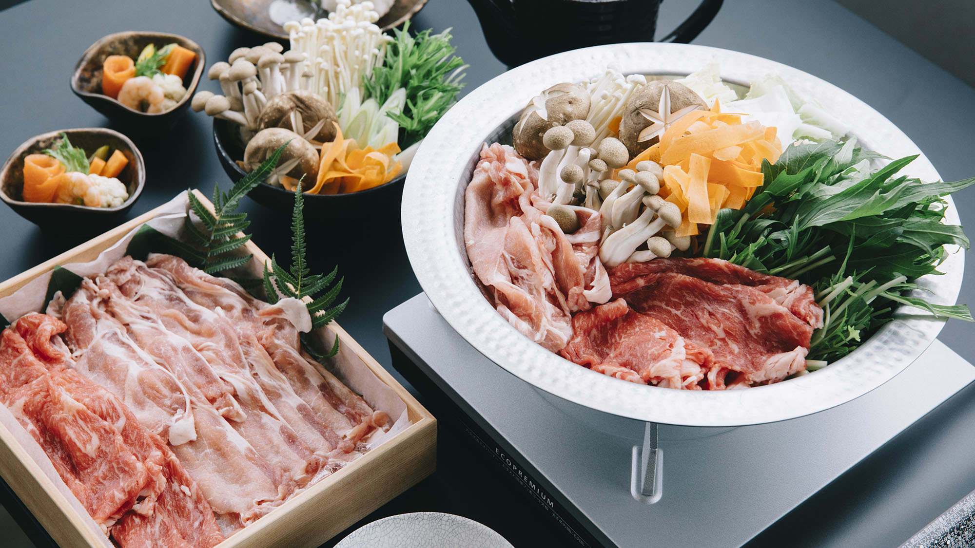 ＜2食付お手軽鍋プラン＞岐阜県産飛騨豚と国産牛の食べ比べ　しゃぶしゃぶと贅沢朝食がセットの別荘ステイ