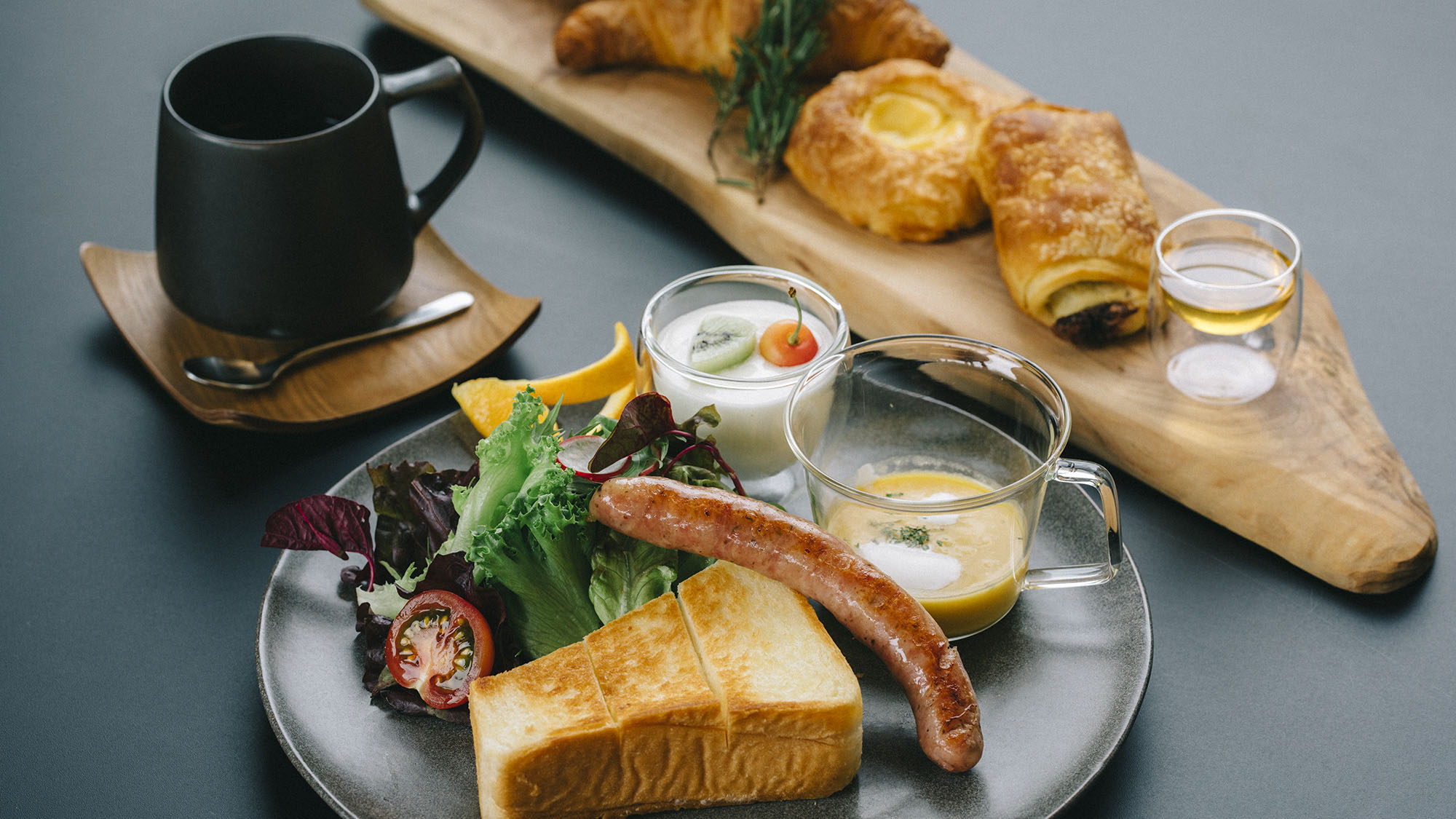 ・【モーニング】Cafe TEFで味わう彩り豊かな朝食。こだわりのメニューで爽やかな朝を演出します