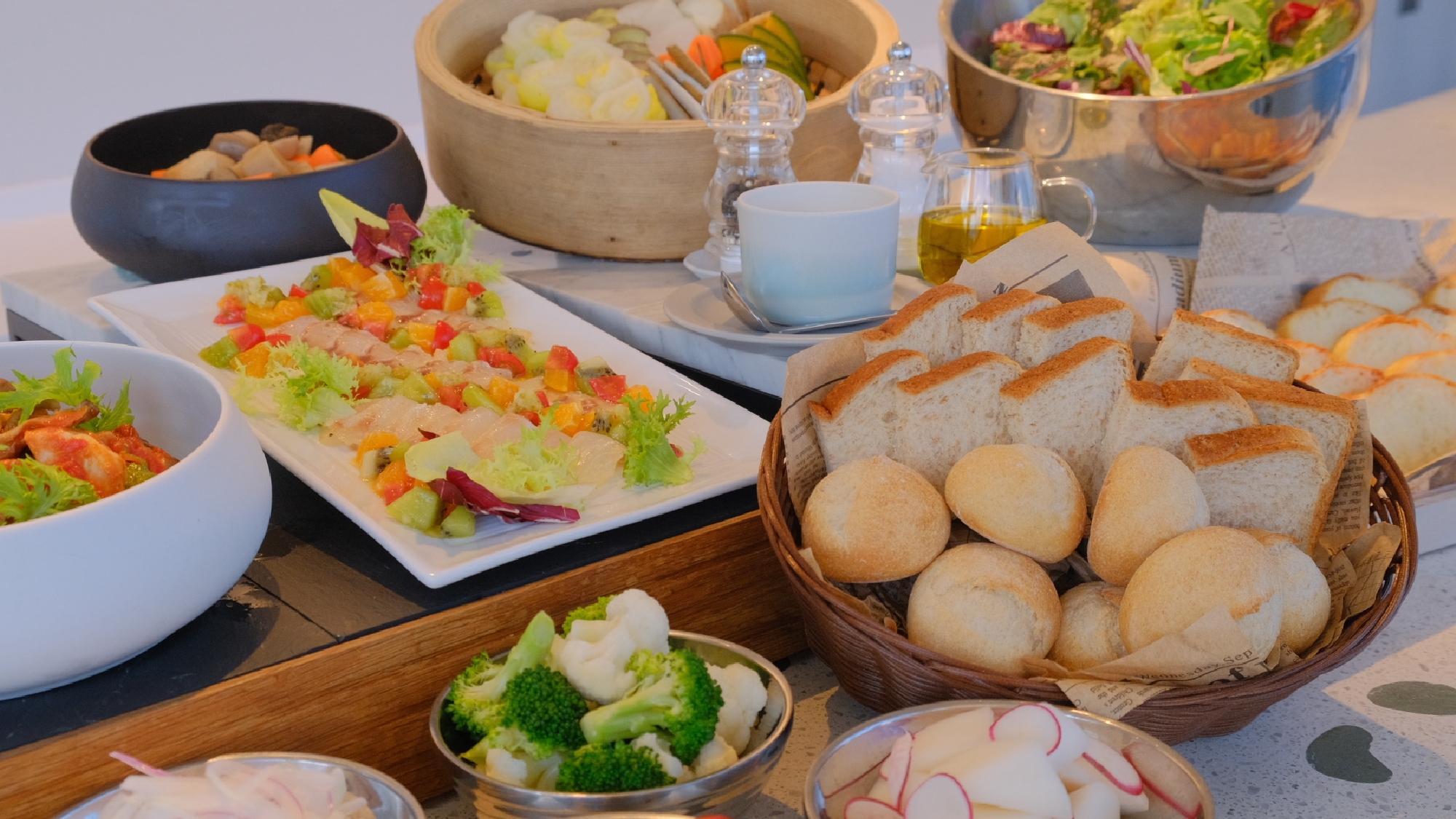 *【朝食】ハーフビュッフェでございます