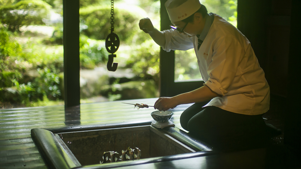 (弐)【きほんのお料理】五感で味わう「囲炉裏料理」ほか、季節を食す“こころ潤う旅”