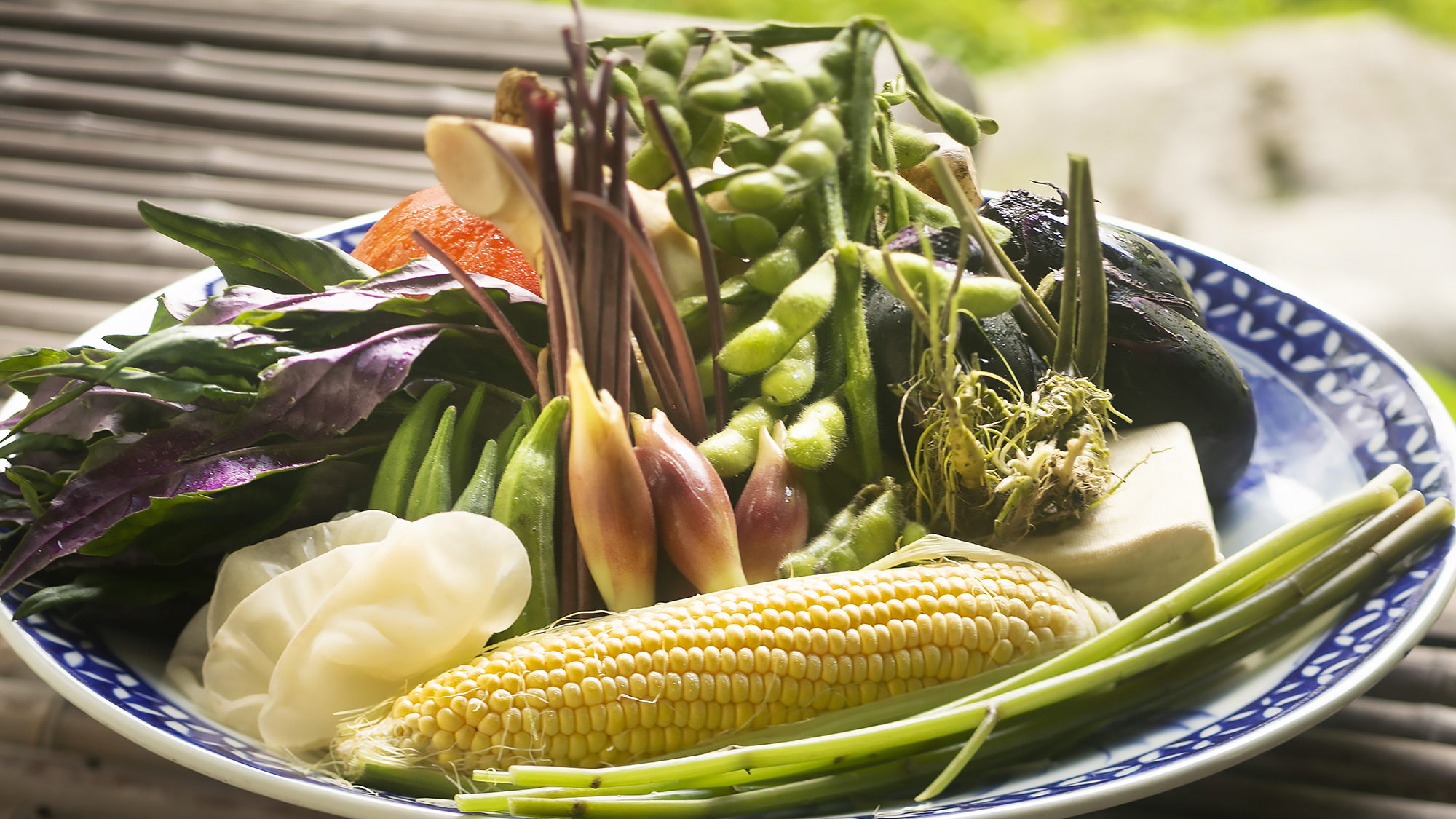 白山の豊かな気候のなかで生まれる、みずみずしさ・味の濃さが光る旬の野菜・山菜。