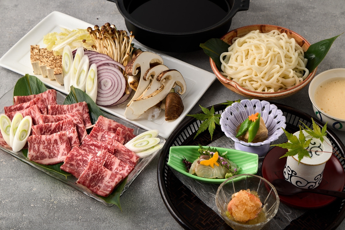 【一泊二食付】林檎で育つ信州プレミアム牛のすき焼きプラン3つの貸切風呂無料 【オールインクルーシブ】