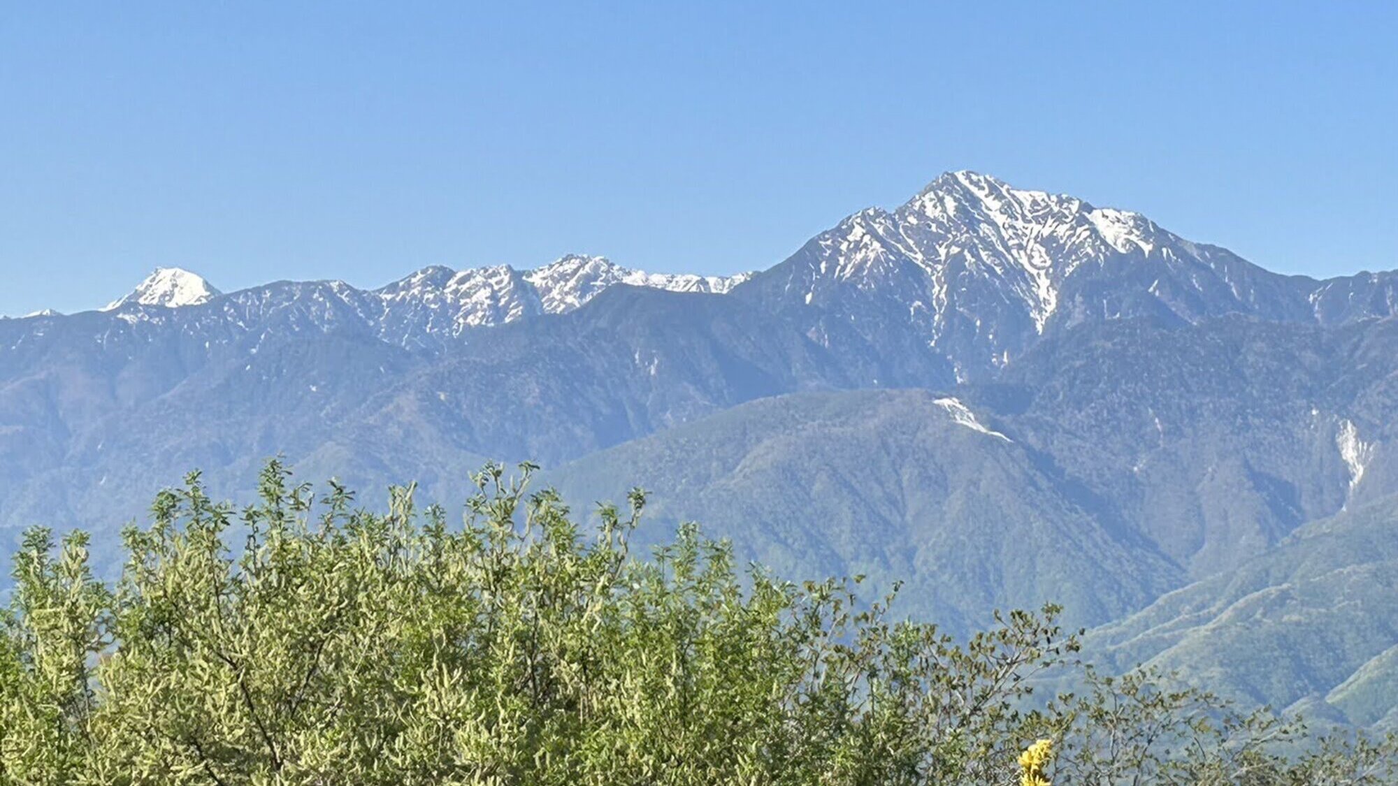 【八ヶ岳ロッヂ】デッキからの情景