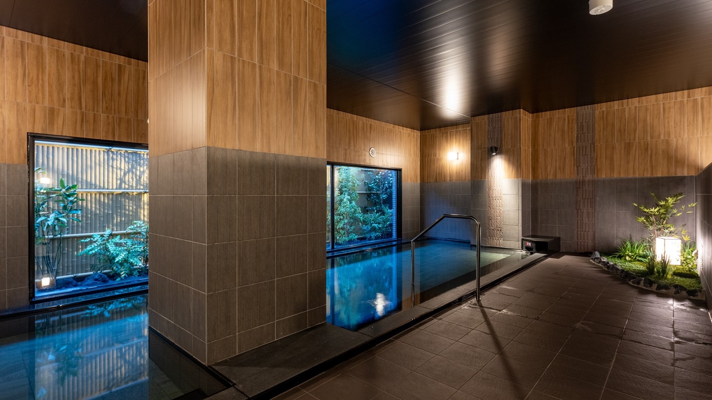 ホテル自慢のスタンダードプラン♪【朝食バイキング＆約6，500冊マンガコーナー＆人工温泉大浴場完備】