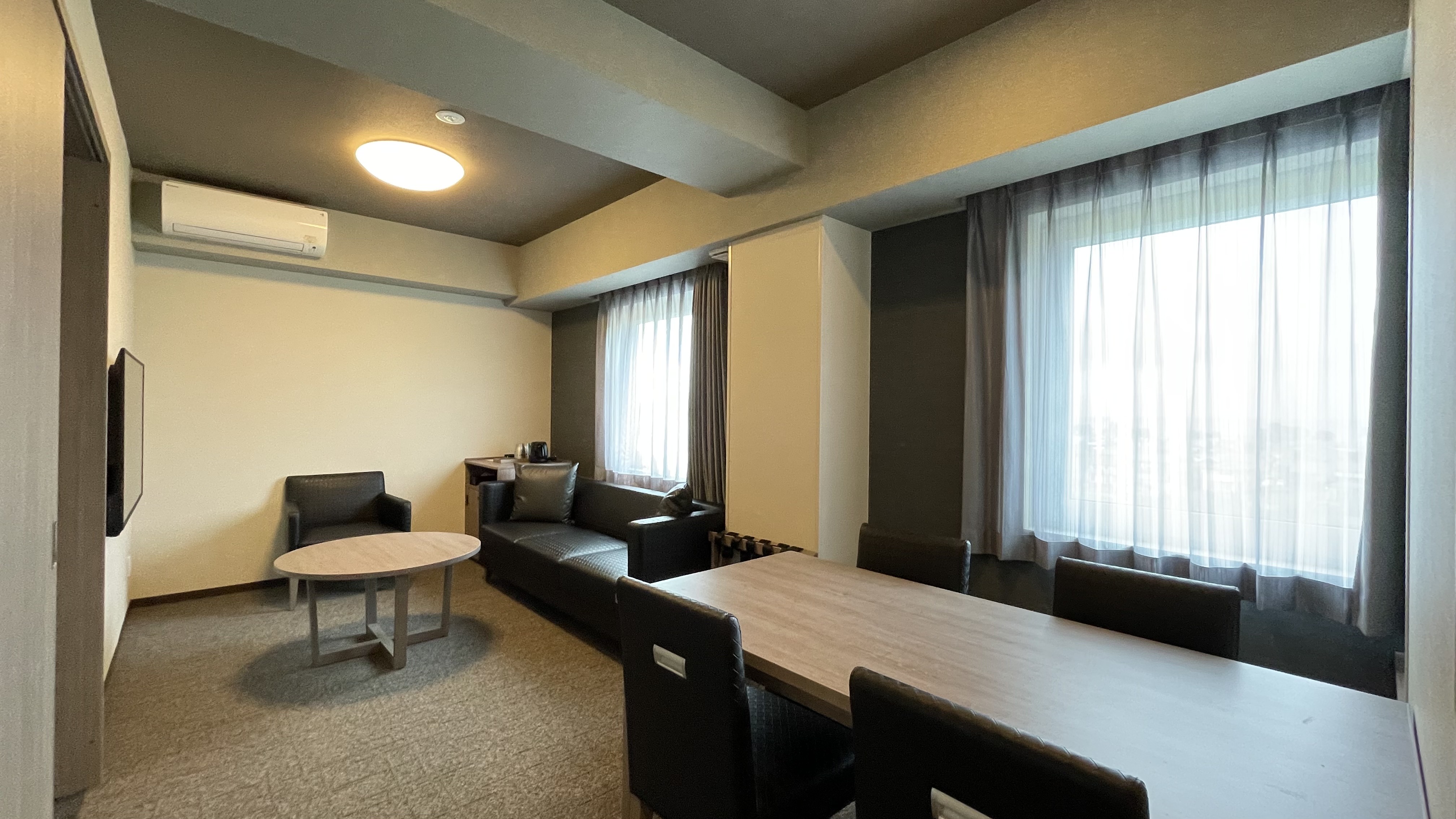 フォースルーム