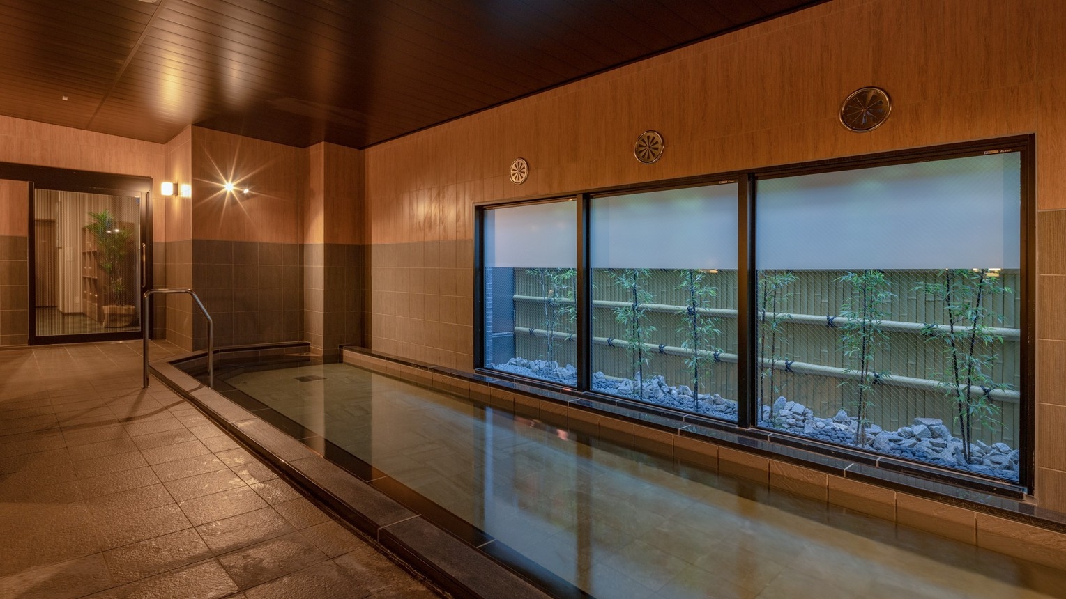 【当日限定・1泊限定】お部屋タイプはホテルにお任せプラン！（お部屋番号・階数の指定不可）朝食付き