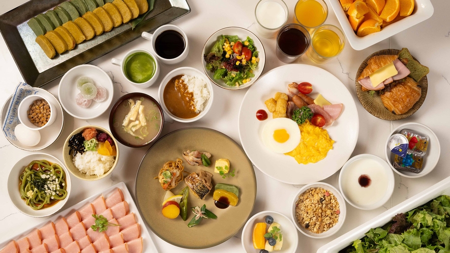 湯葉など京の食材を使用したおかずをはじめ、バラエティに富んだ和・洋ビュッフェをぜひお愉しみください。
