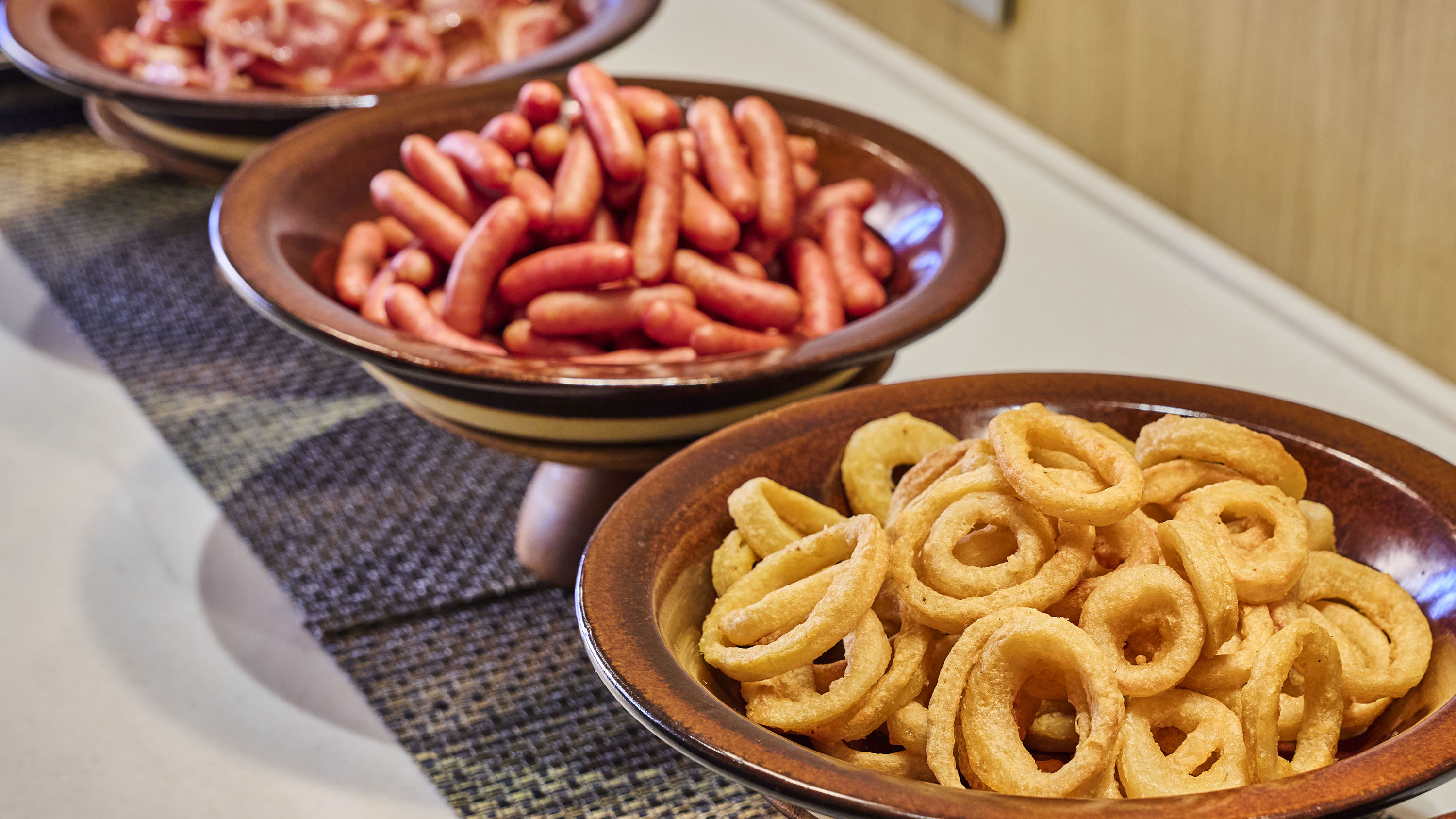 朝食ビュッフェ｜サクッと軽快な食感に心躍る揚げたてメニューをご用意しています。