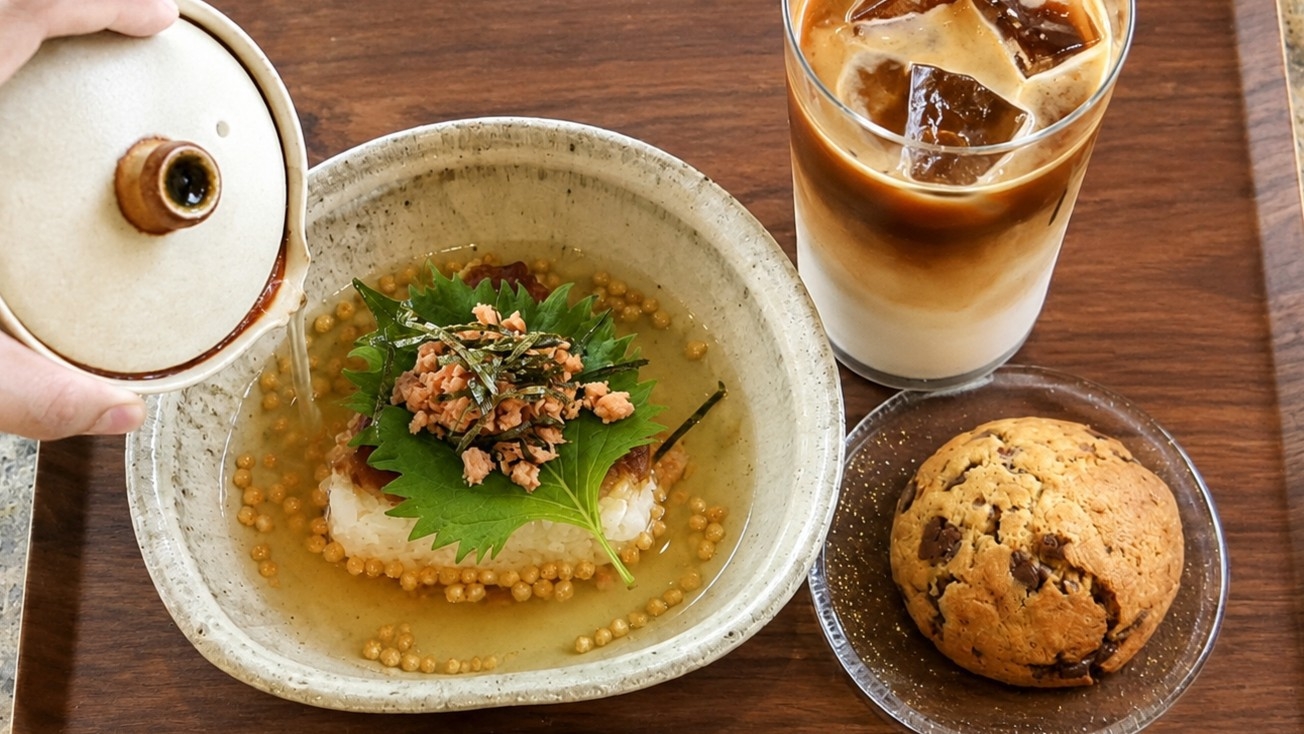 ◆女将応援【口コミ投稿でプチギフト特典】箱根最古の源泉かけ流し貸切風呂で＜カフェの選べる軽朝食付＞