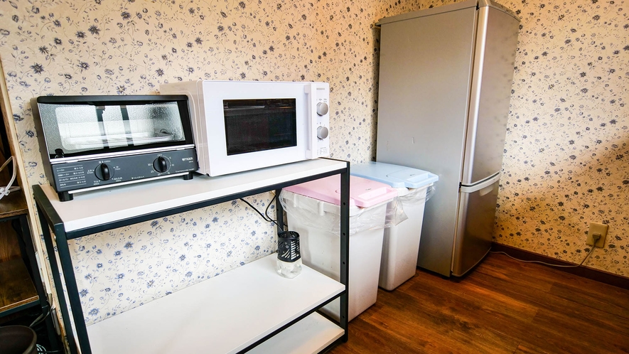 ・【キッチン】冷蔵庫・電子レンジ・オーブントースターがございます