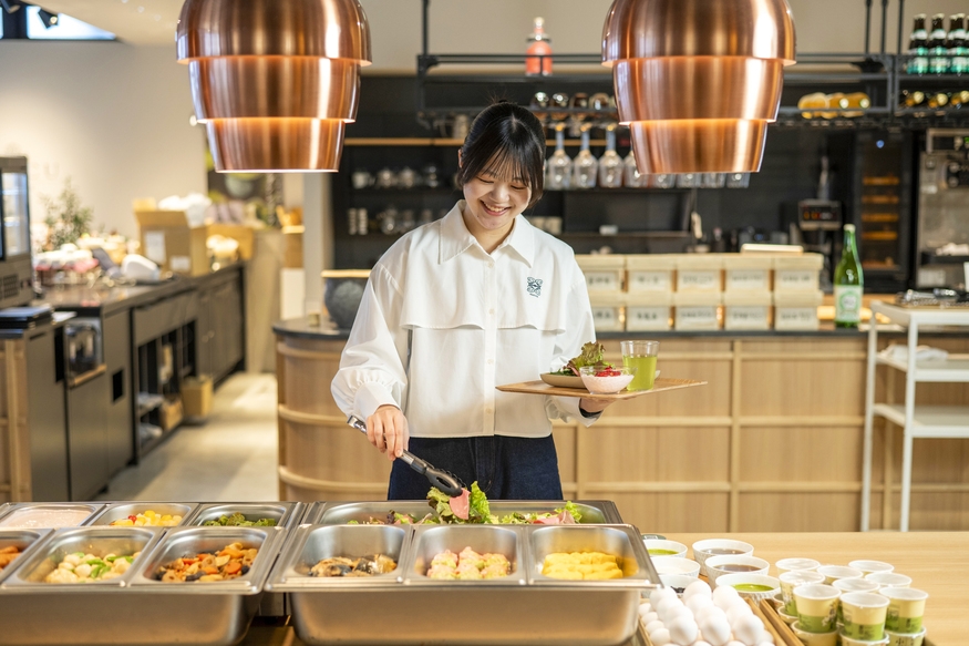 ＜二食付＞夜はさくらポーク＆旬の海鮮付『テロワールフレンチ』＆無料で楽しむ朝の洋食ビュッフェ