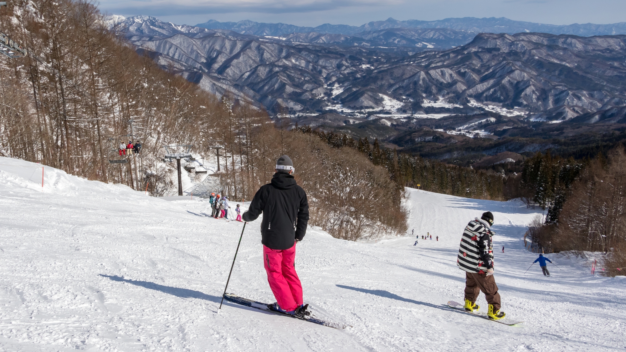 当ホテルから好アクセス。ノルン水上スキー場でパウダースノーを体験してください！