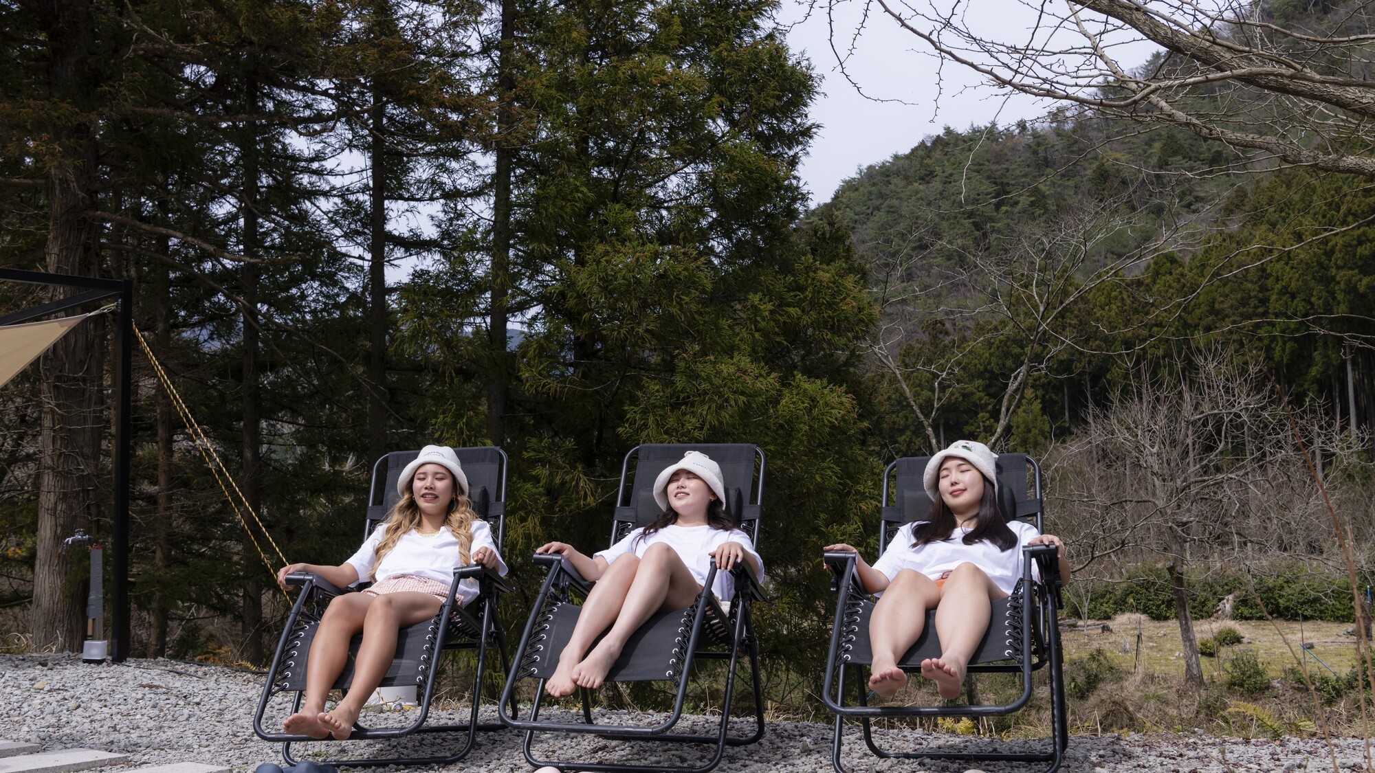 サウナの後は自然の中で整いを。