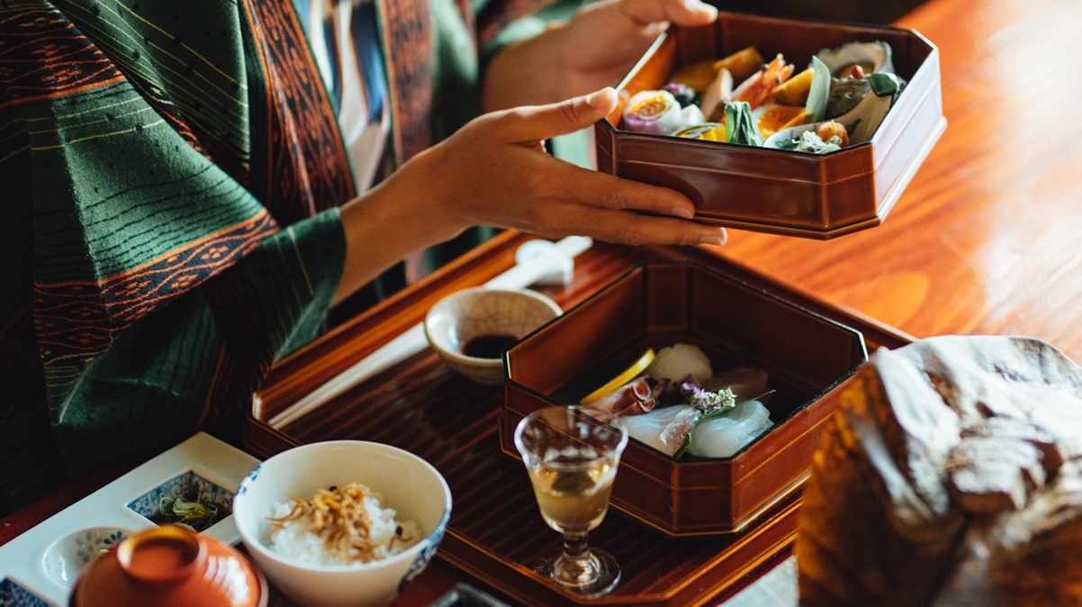 【美味少量】地魚お造り＆天草の幸の二段の重箱と、あったか地魚料理＼源泉かけ流し露天付き離れ／食事個室