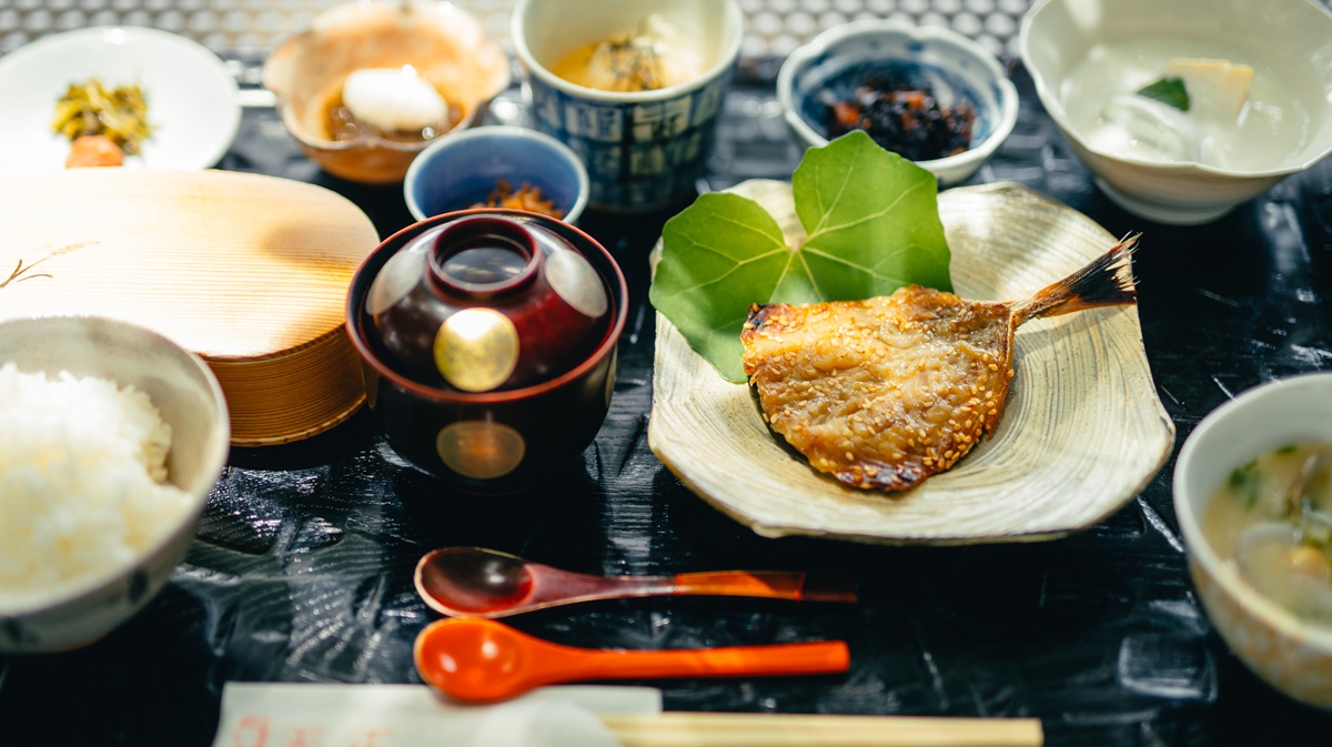 朝食